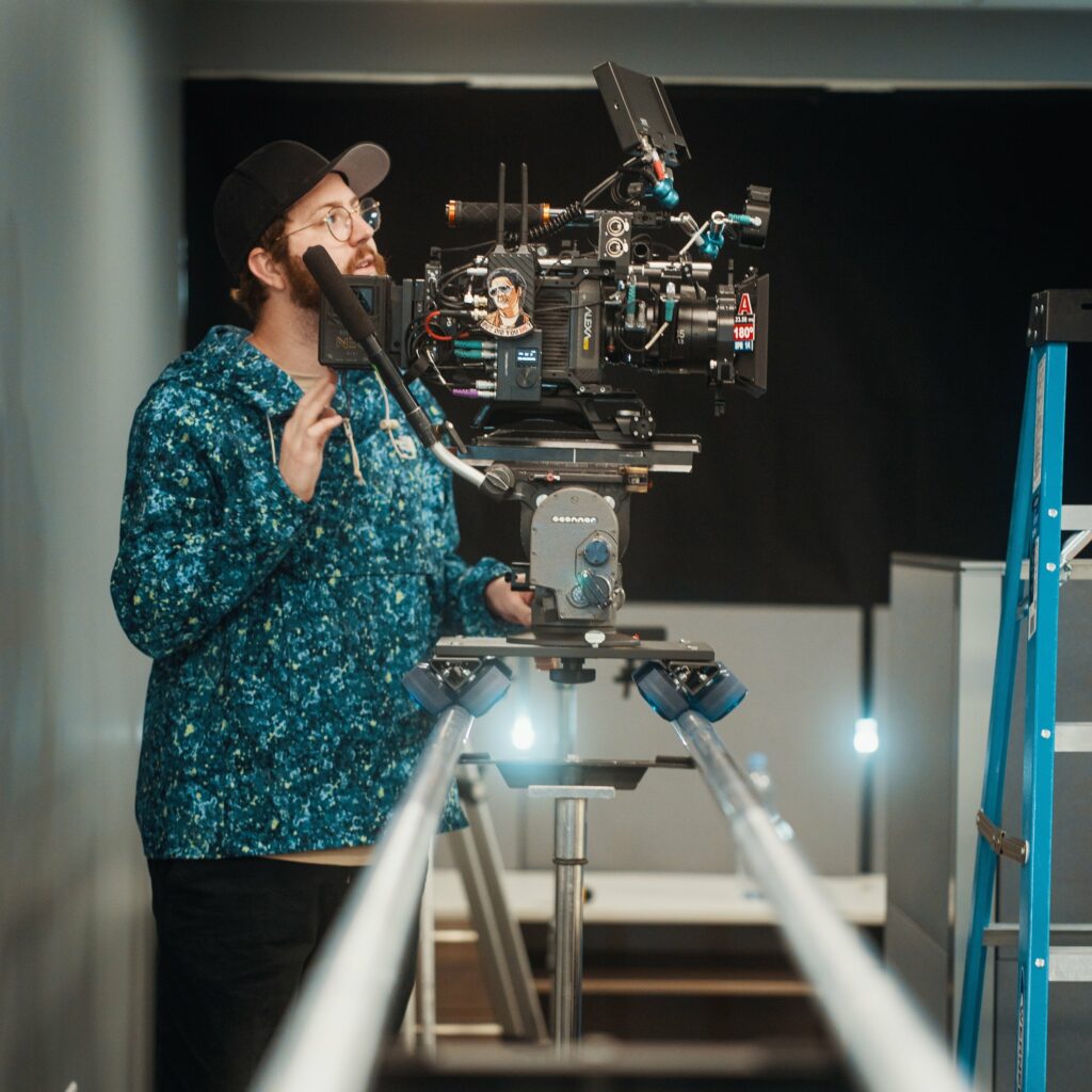 B7400784 - NEAT LOANS - Otherworldly Productions Staging Site